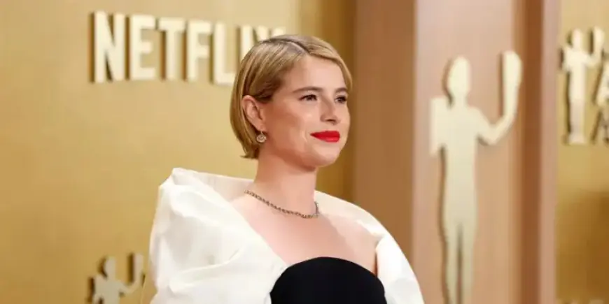 Jessie Buckley Shines in Striking Black and White Gown at Actor Awards