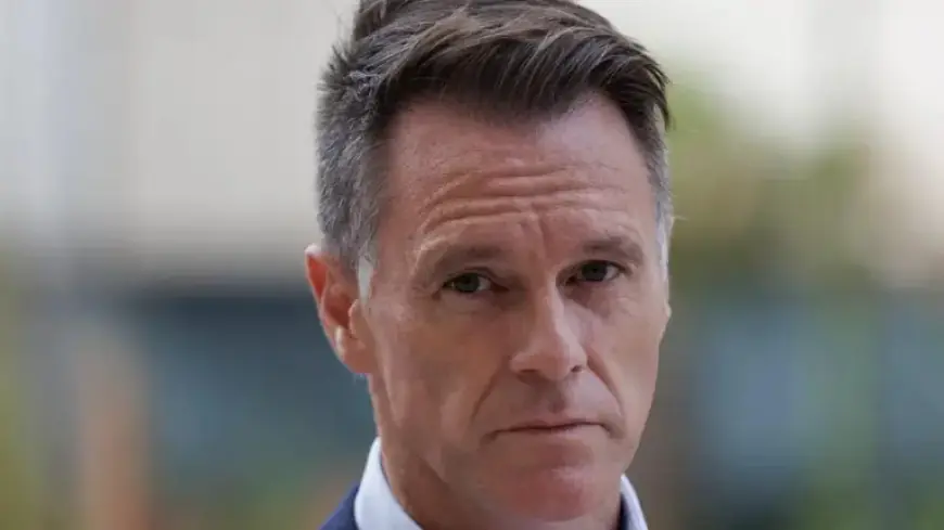 Premier Announces Departure Plan from Parliament