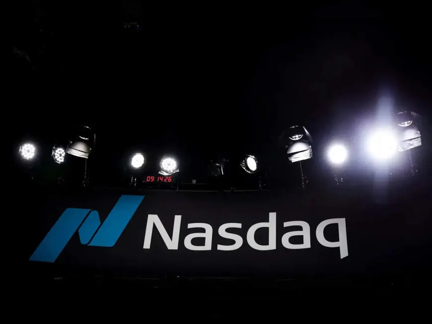 S&p 500 and s&p 500 turn positive as Nasdaq stages V-shaped comeback
