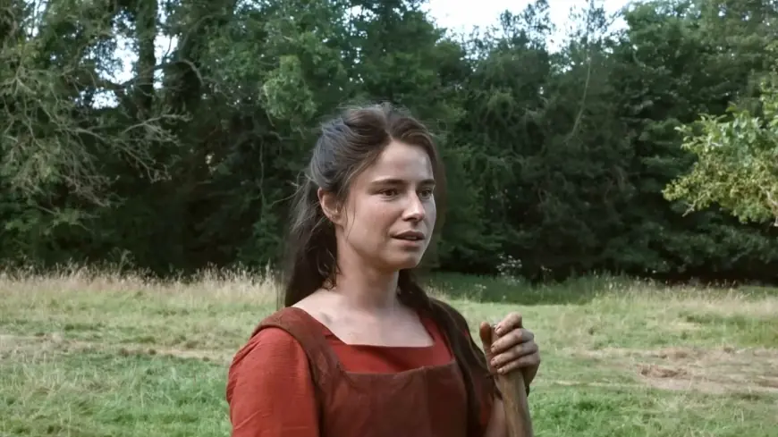 Jessie Buckley Dedicates Actor Award Win to ‘Hamnet’ Co-Star Emily Watson