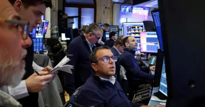 Tech Gains Counter Middle East Fears, Keeping S&P 500 Stable