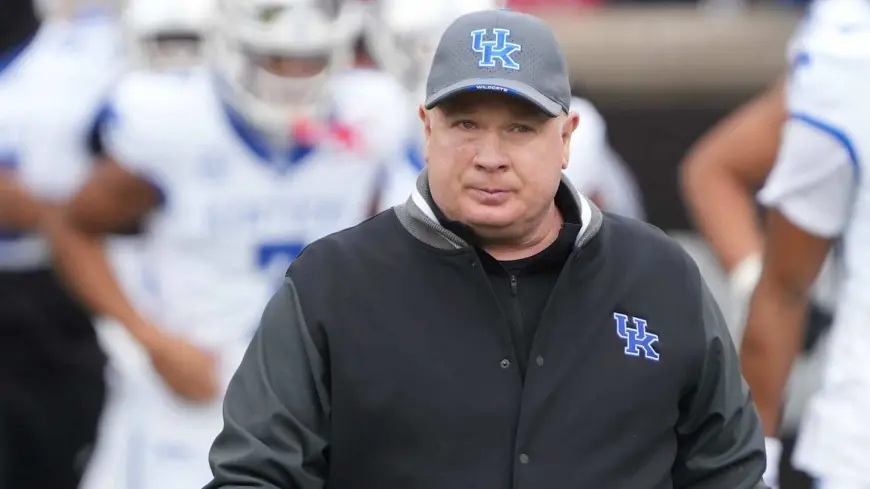 Mark Stoops: Texas hires mark stoops as special assistant to Sarkisian