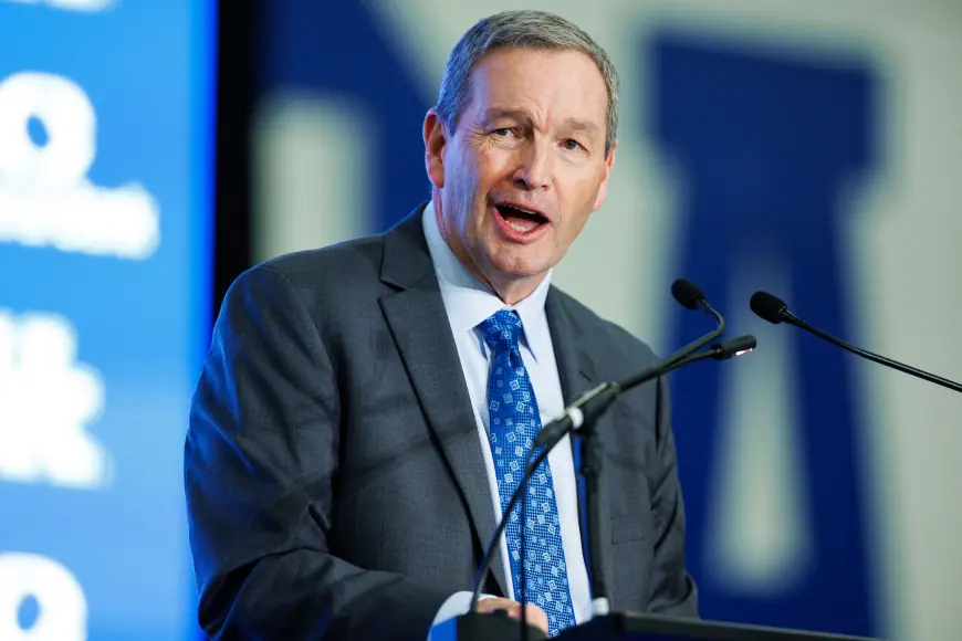 Mitch Barnhart set to retire as Kentucky's athletic director