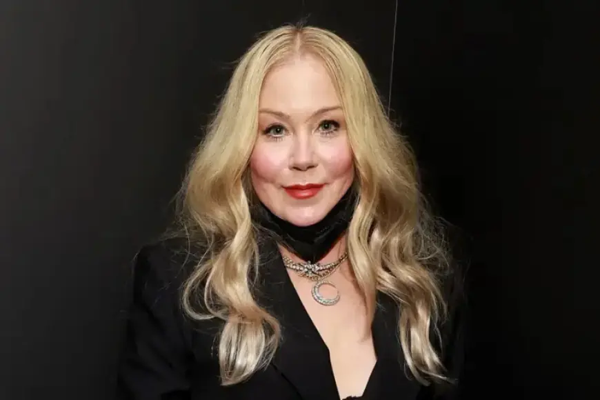 Christina Applegate Avoided Brad Pitt for Years Post-MTV VMAs Incident