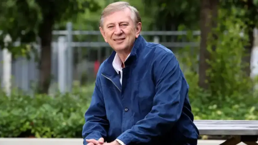 Australian Broadcasting Legend Dennis Cometti Dies at 76