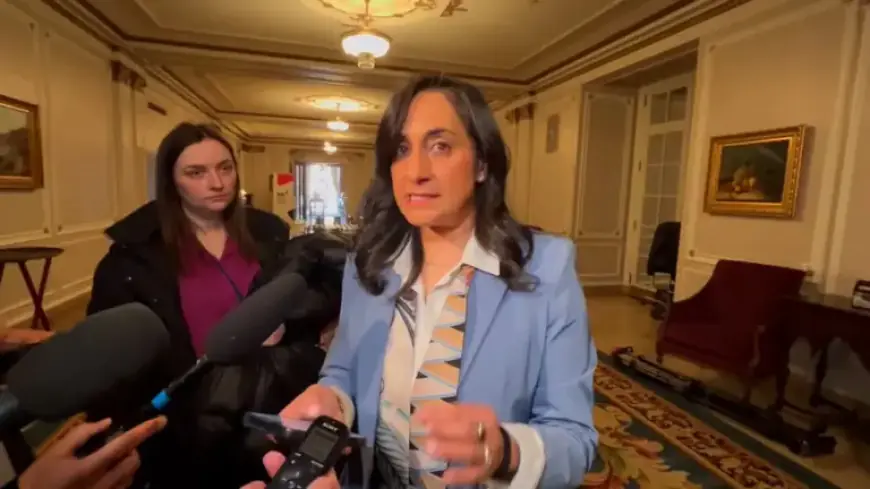 Anand Urges Canadians to Use Commercial Flights to Exit Middle East