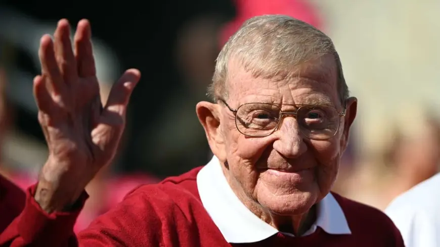 Lou Holtz Cause of Death: Notre Dame Legend Dies at 89 in Orlando