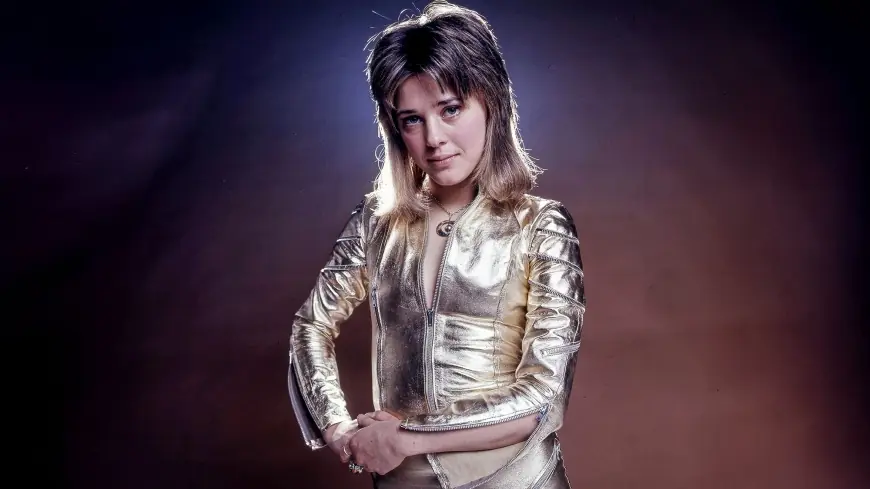 Suzi Quatro Says She Nearly Broke Alice Cooper’s Nose on 1975 Tour