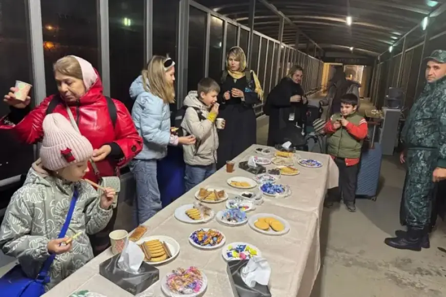 Armenia and Azerbaijan Welcome 1,500 Evacuees from Iran