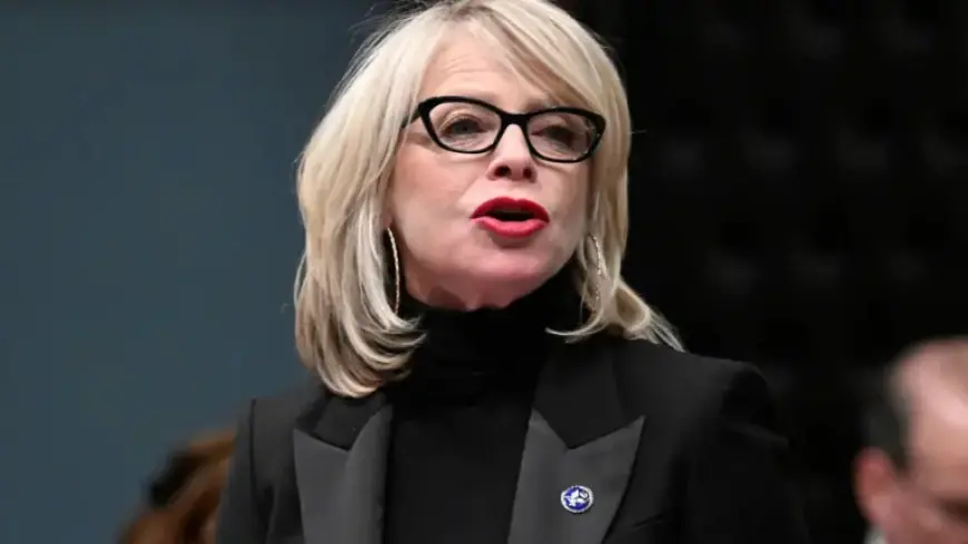 “Public Figures Required to Wear This Mask”