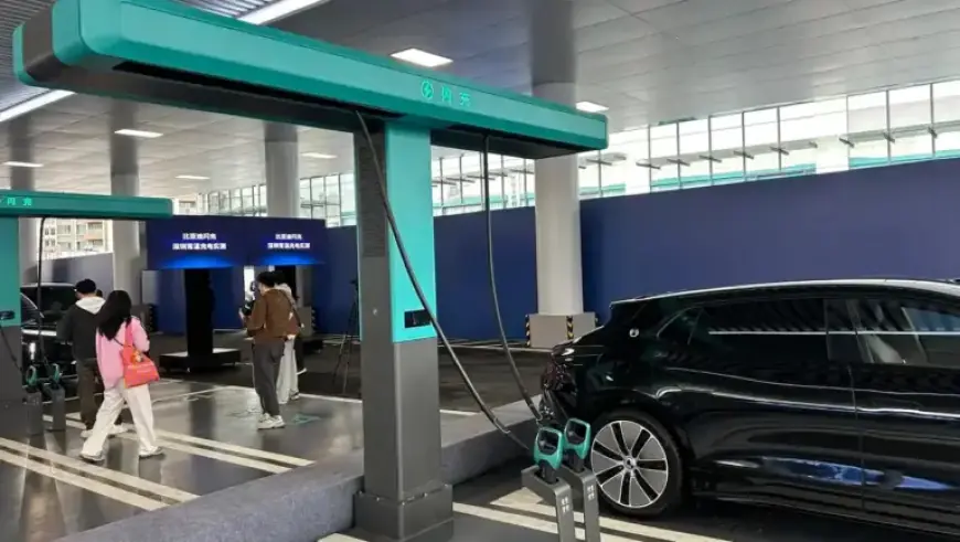 BYD Reveals Blade Battery 2.0: 5-Min Fast Charge, 20,000 Stations by 2026