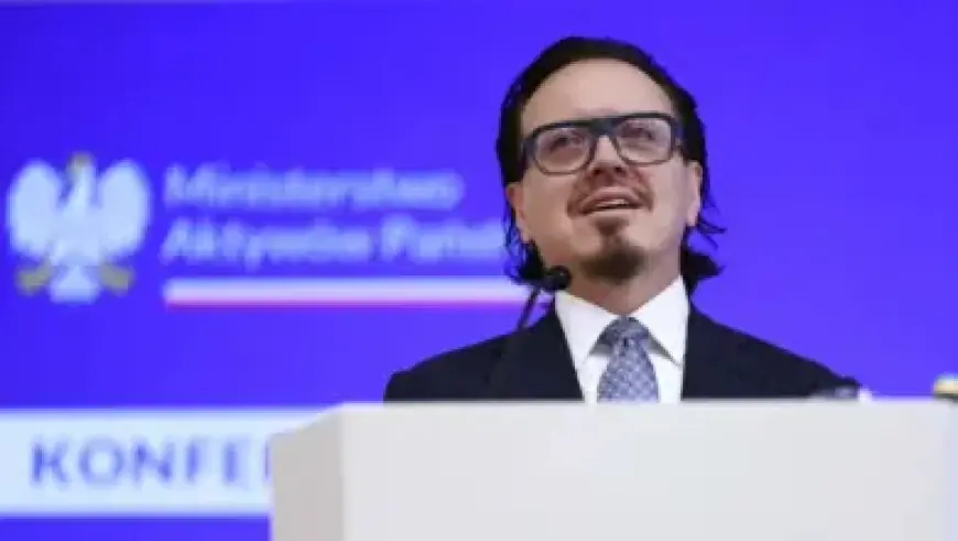 Patriots Face Clear Downgrade Replacing Diggs with DJ Moore