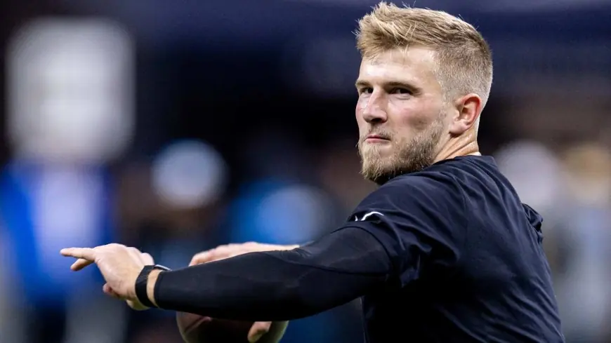 Cam Jordan makes his support for Tyler Shough crystal clear