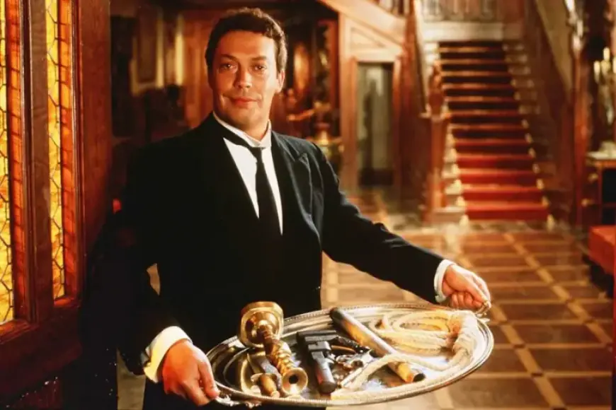 Tim Curry Hospitalized During Filming of “Clue” Multiple Endings