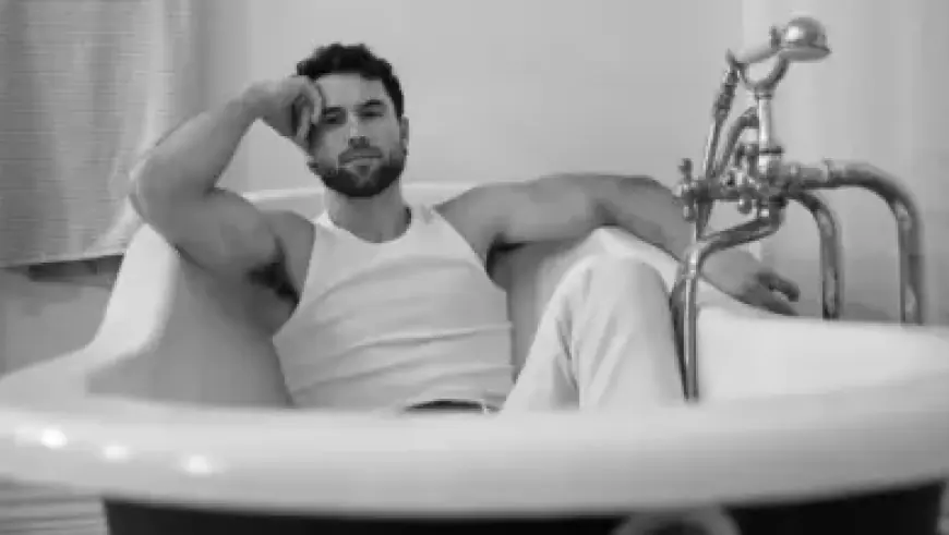 Why “A Knight’s Tale” Endures: Queen, Bowie, and Ledger’s Timeless Impact