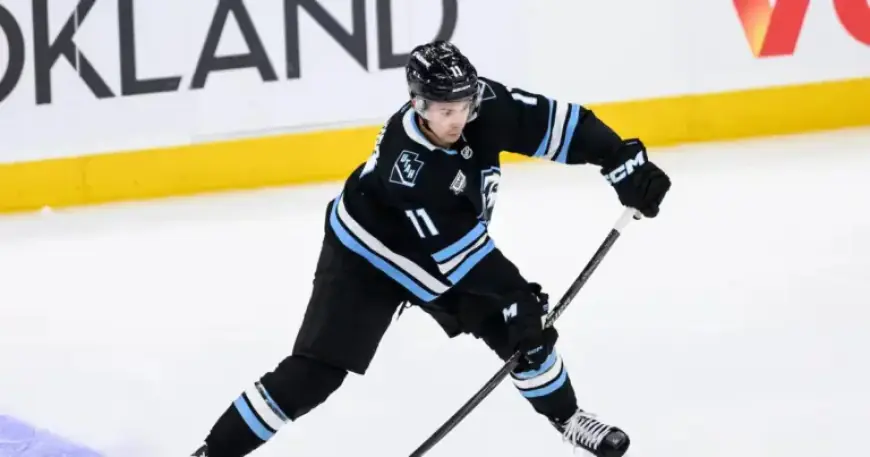 Vitek Vanecek Secures First Shutout, 100th Win in Mammoth’s Triumph Over Flyers