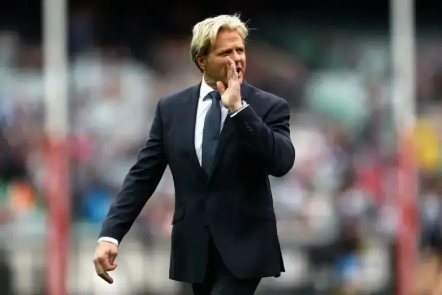 Hawthorn Legend Signs with Channel 9