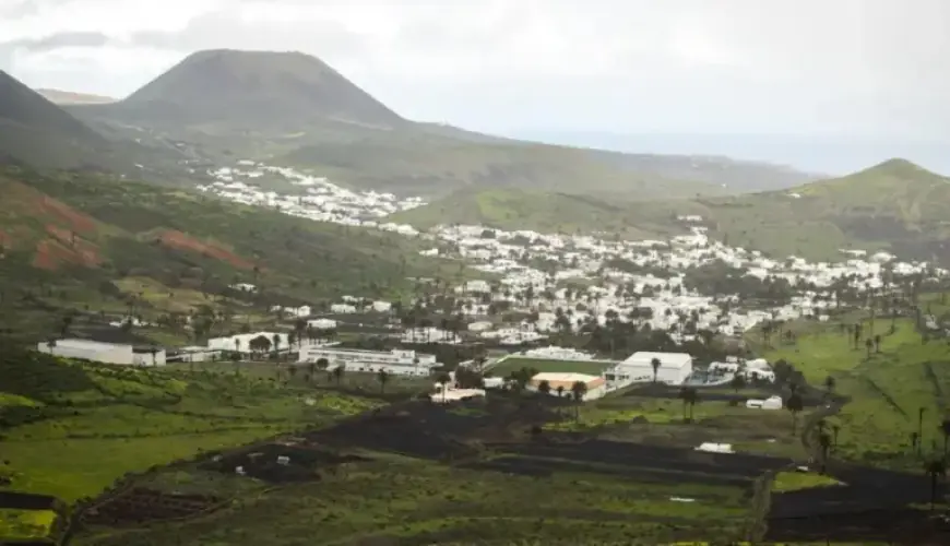 Lanzarote Weekend: Expect Rain, Clouds, and Wind