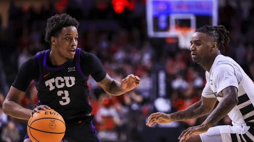 Cincinnati Vs Tcu: Bearcats Enter Regular-Season Finale as Slight Underdogs
