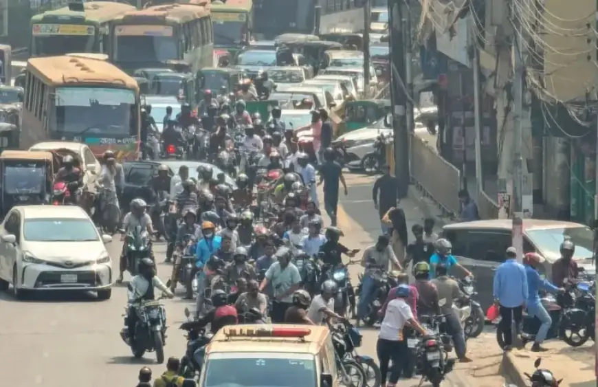 Asia Faces Fuel Crisis: Queues, Price Spikes, and Shortages Persist