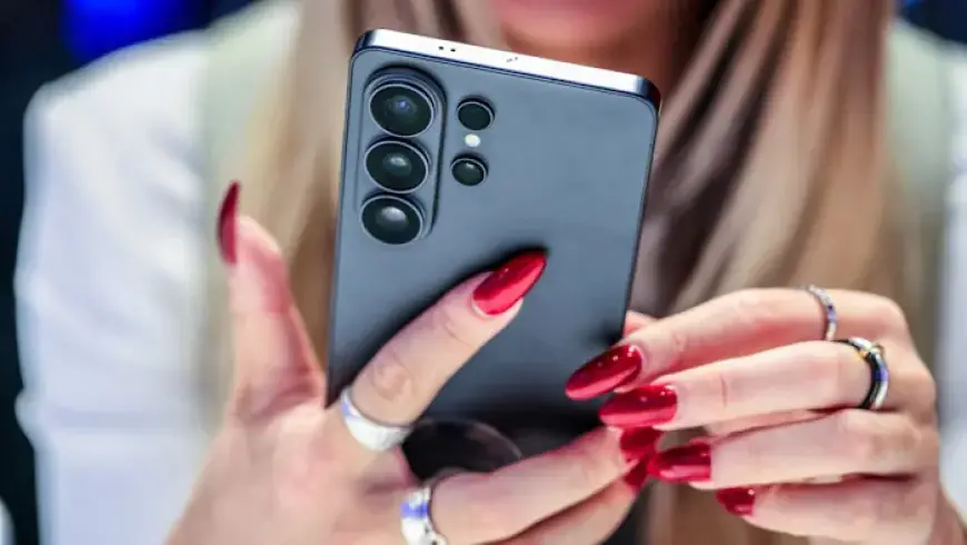 Samsung Pursues AI Partnerships to Rival Apple’s Smartphone Dominance