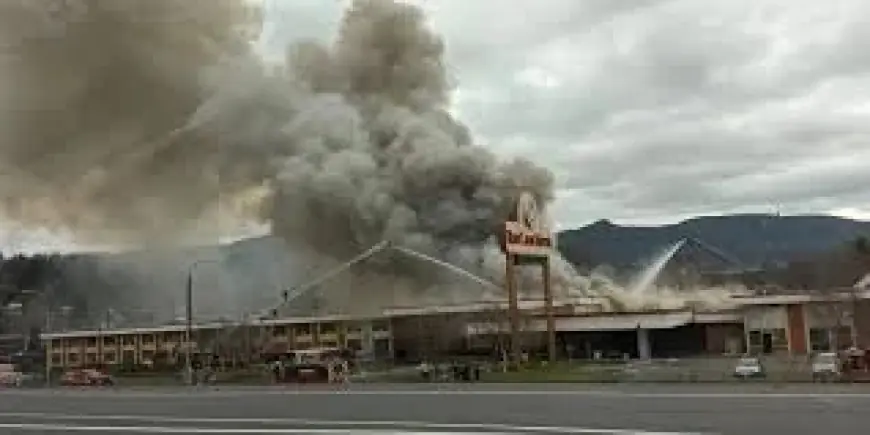 Hotel evacuation reshapes Kelso weekend after Red Lion fire
