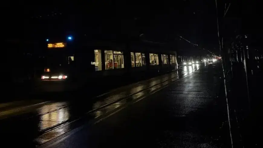 Toronto Power Restored Following Overnight Outages Impacting Thousands