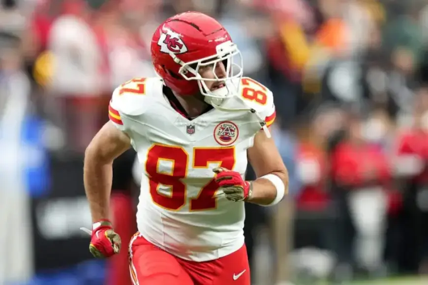Travis Kelce to Play 14th NFL Season, Future with Chiefs Uncertain