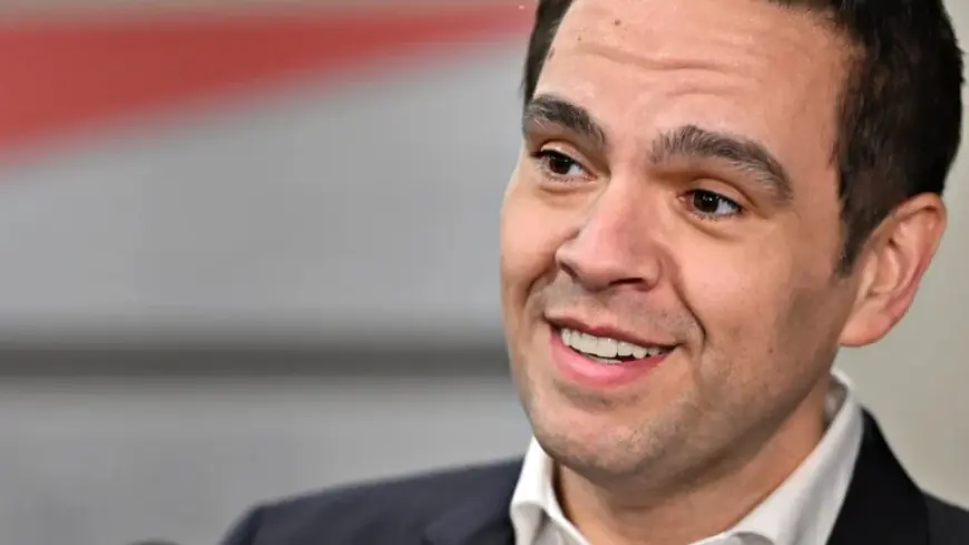 Quebec Voters Face Delayed Constitution Debate as Charles Milliard Seeks Delay