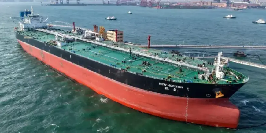 Gulf Oil Giants Slash Output, Amplifying Market Chaos