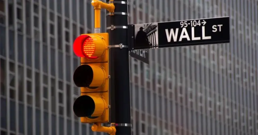 UK investors brace as Ftse Futures wobble amid oil-driven market volatility