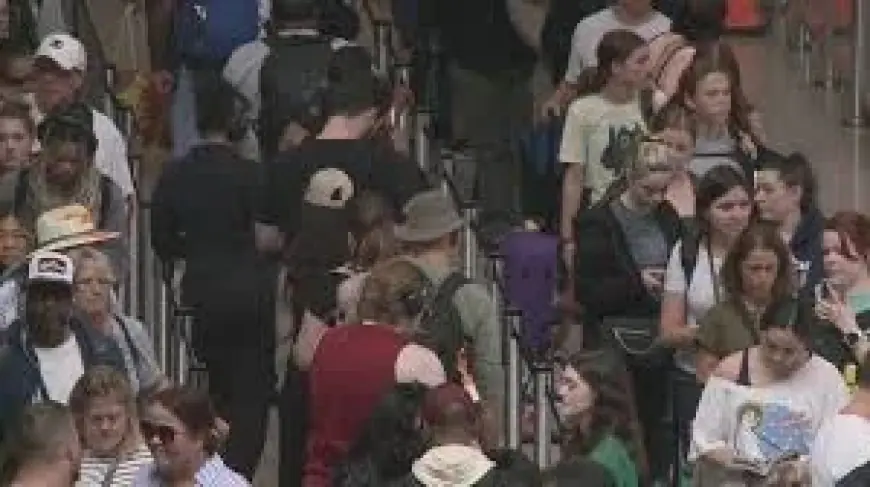 Government Shutdown triggers hourslong TSA lines at Houston and New Orleans airports