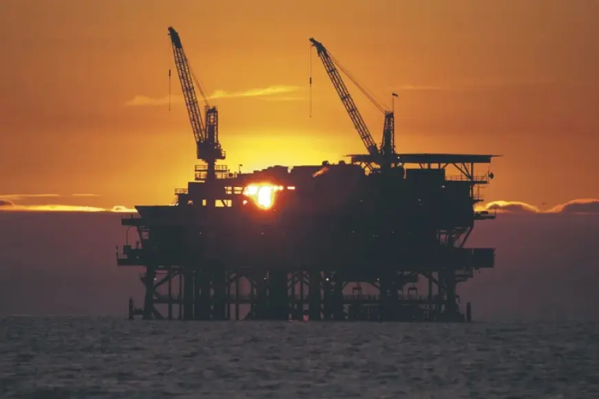 Ftse 100 Faces Pressure as Oil Surge Intensifies Market Volatility