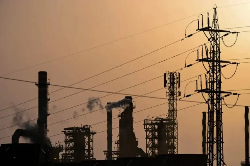 Consumers and Asian Markets Hurt as Prix Baril Pétrole Surges, Raising Costs