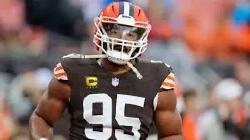 Patrick Mahomes falls outside 2026 top quarterback pay as Prescott leads at $60 million