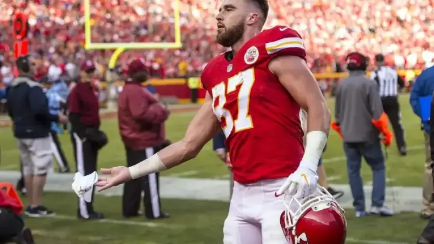 Report: Travis Kelce to Stay with Chiefs Through 2026