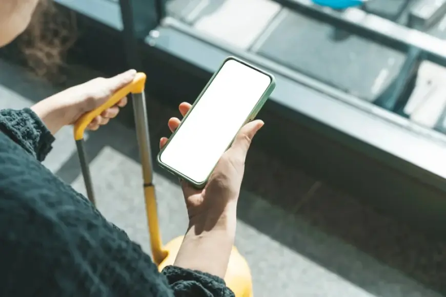 Us Border Agents Searching Phones: 5 New Device Types Added as Searches Hit Record High