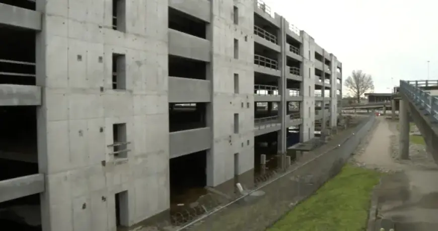 Vancouver Airport Parkade Stalled: Construction Halted for 6 Years