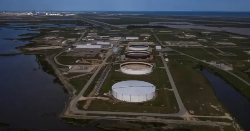 US Energy Chief: Possible Strategic Reserve Oil Sale Under Consideration