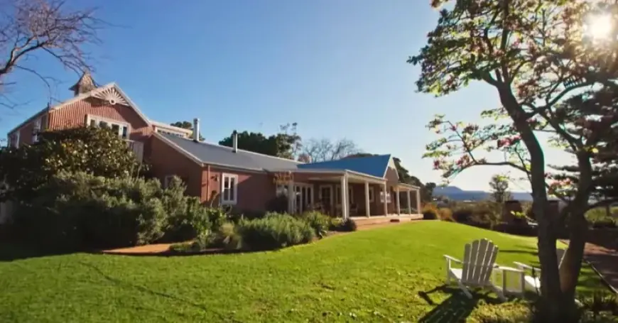 Inside the MAFS 2026 Couples Retreat 18-guest homestay in Kiama