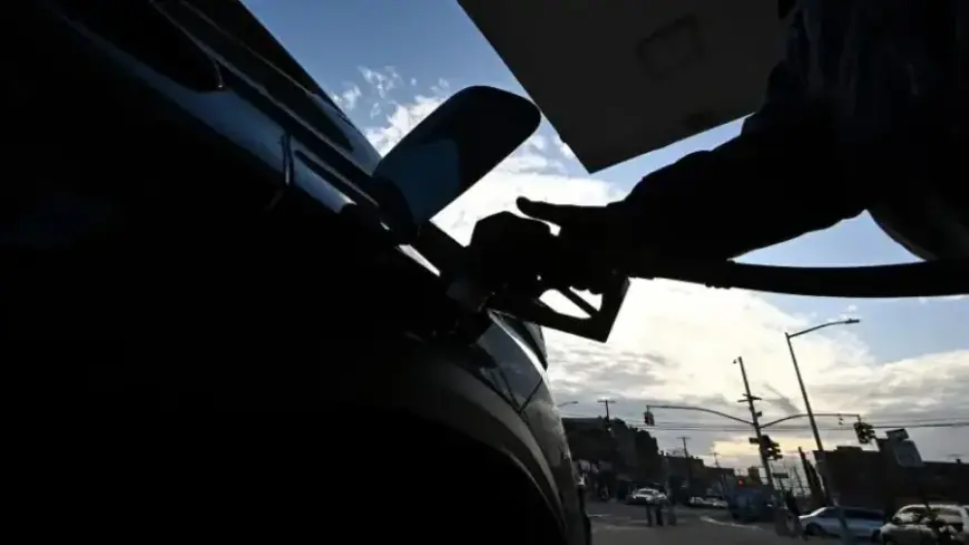 Trump Administration Faces Stark Choice: Economic Decline or Naval Collapse