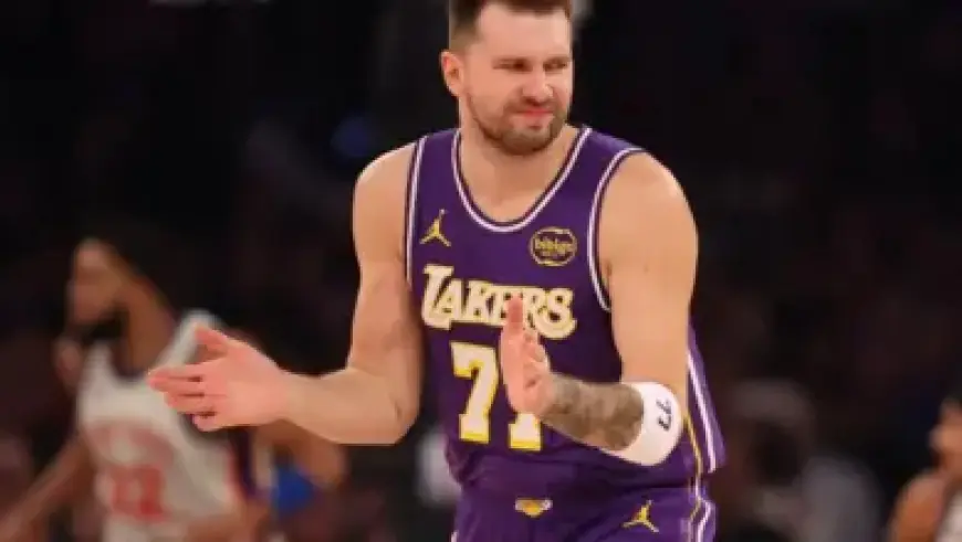 Raiders and Titans Headline $2.3 Billion Free Agency Launch