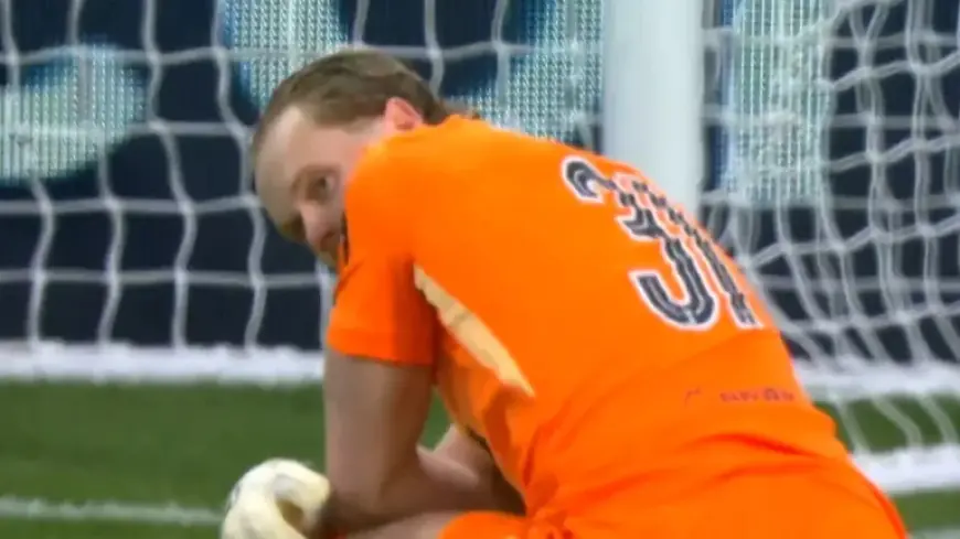 Kinsky Subbed After 15 Minutes: A Young Keeper’s Humiliating Night at the Metropolitano