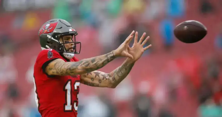 49ers Bet on Hall of Famer Mike Evans to Boost Offense