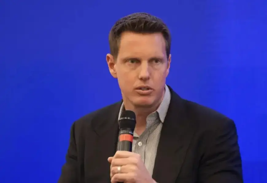 Paramount CEO David Ellison Discusses Merger Progress with WBD Executives