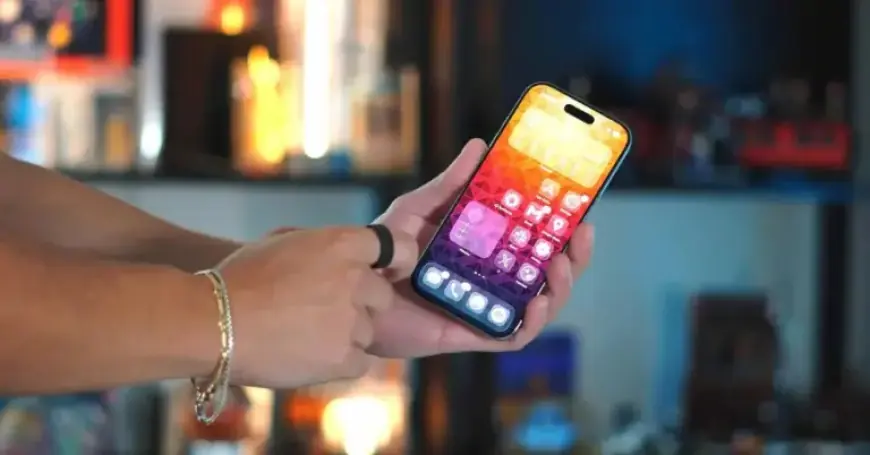 Leaker Reveals Rejected Design for Apple’s ‘iPhone Fold’