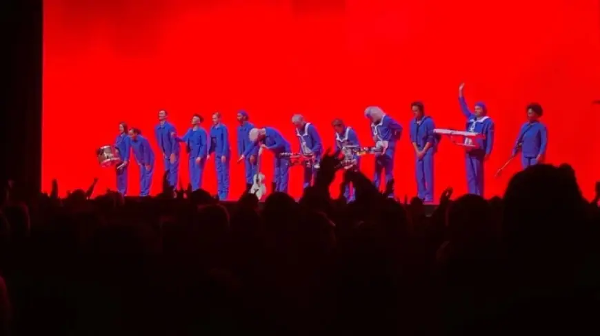 David Byrne brings choreographed joy to UK arenas and castles