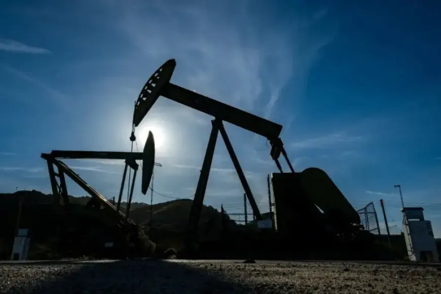 Oil Prices Surge Past $90 Amid Iran’s Hormuz Strait Threat