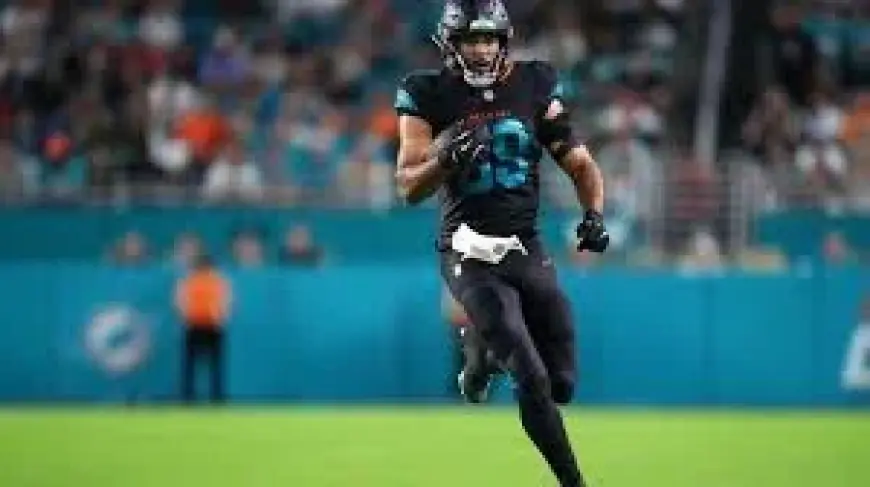 Julian Hill non-tender and Dolphins re-sign defenders, signaling roster recalibration