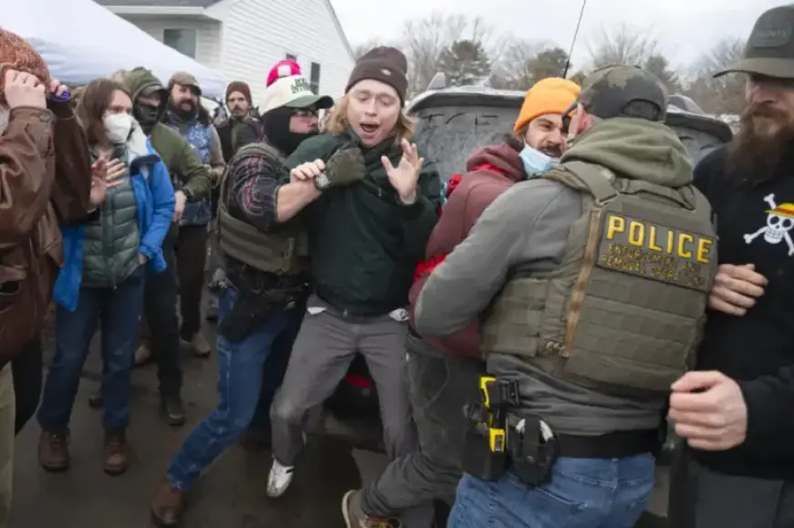 ICE Arrests Man in Vermont After Prolonged Standoff and Protester Gathering
